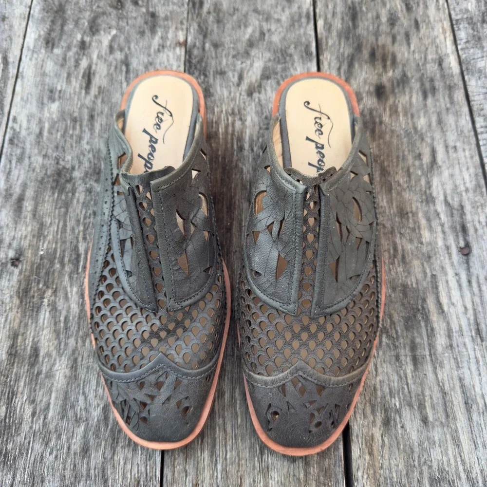 Free People Paramount Laser Cut Mule Shoes‎ Womens EU 38.5/US 8-8.5 Gray Leather - Picture 6 of 7